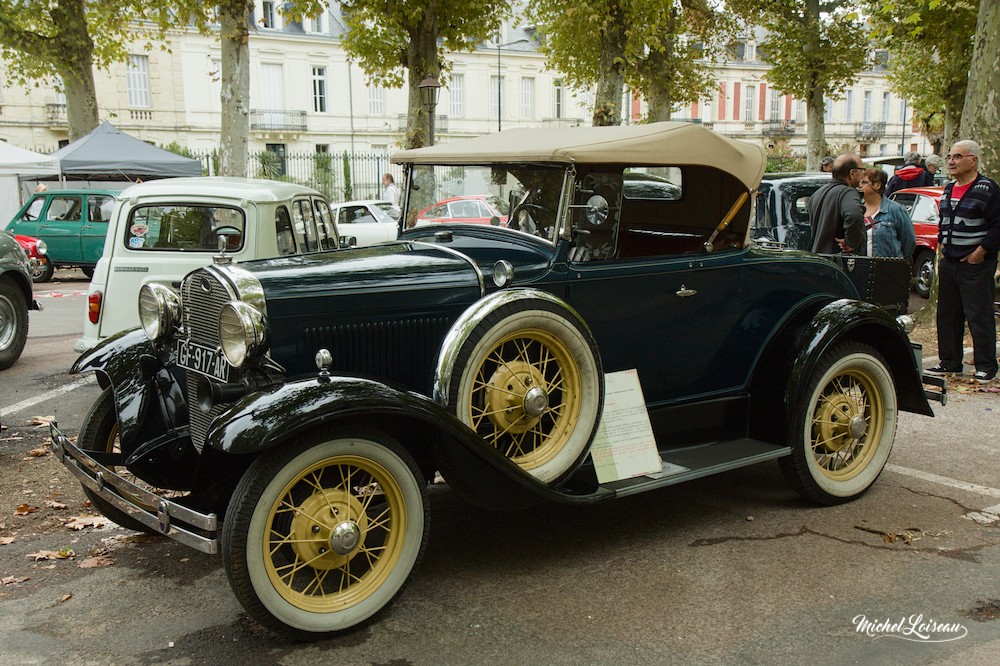 Ford A Deluxe Roadster