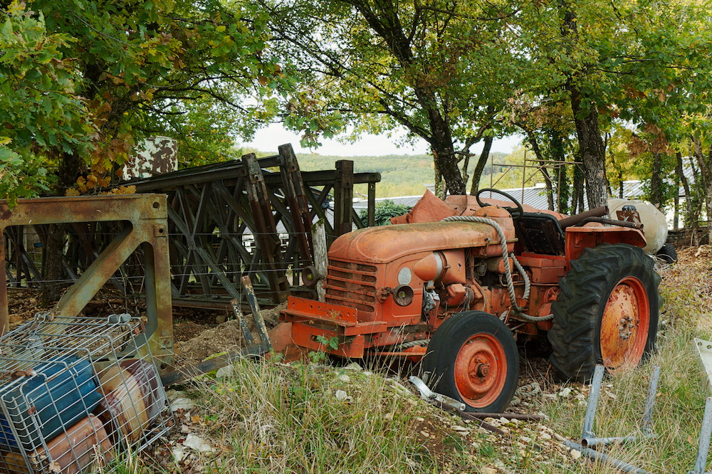 Tracteur représentatif des campagnes des années 50 et 60. Le D35 est équipé d'un moteur trois cylindres Diesel développant 30 chevaux.